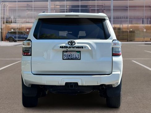 Used 2022 Toyota 4Runner SR5 Premium AWD/4WD image 5