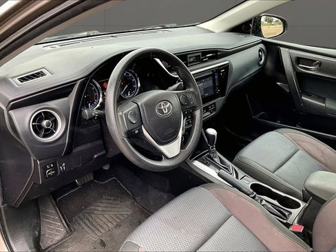 Used 2017 Toyota Corolla LE w/ Carpet Mat Package (TMS) FWD image 11