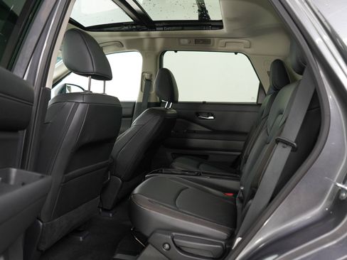 Used 2023 Nissan Pathfinder SL w/ SL Premium Package AWD/4WD image 20