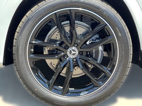 Used 2025 Mercedes-Benz GLS 580 GLS 580 image 11