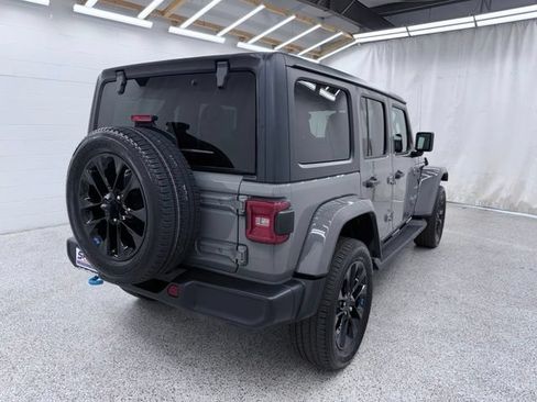 Used 2023 Jeep Wrangler Unlimited Sahara w/ Cold Weather Group AWD/4WD image 2
