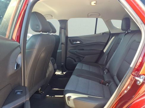 Used 2025 Chevrolet Trax LT w/ Driver Confidence Package FWD image 12