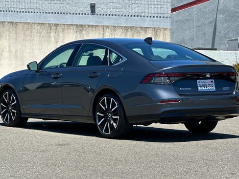 Used 2025 Honda Accord Touring image 7