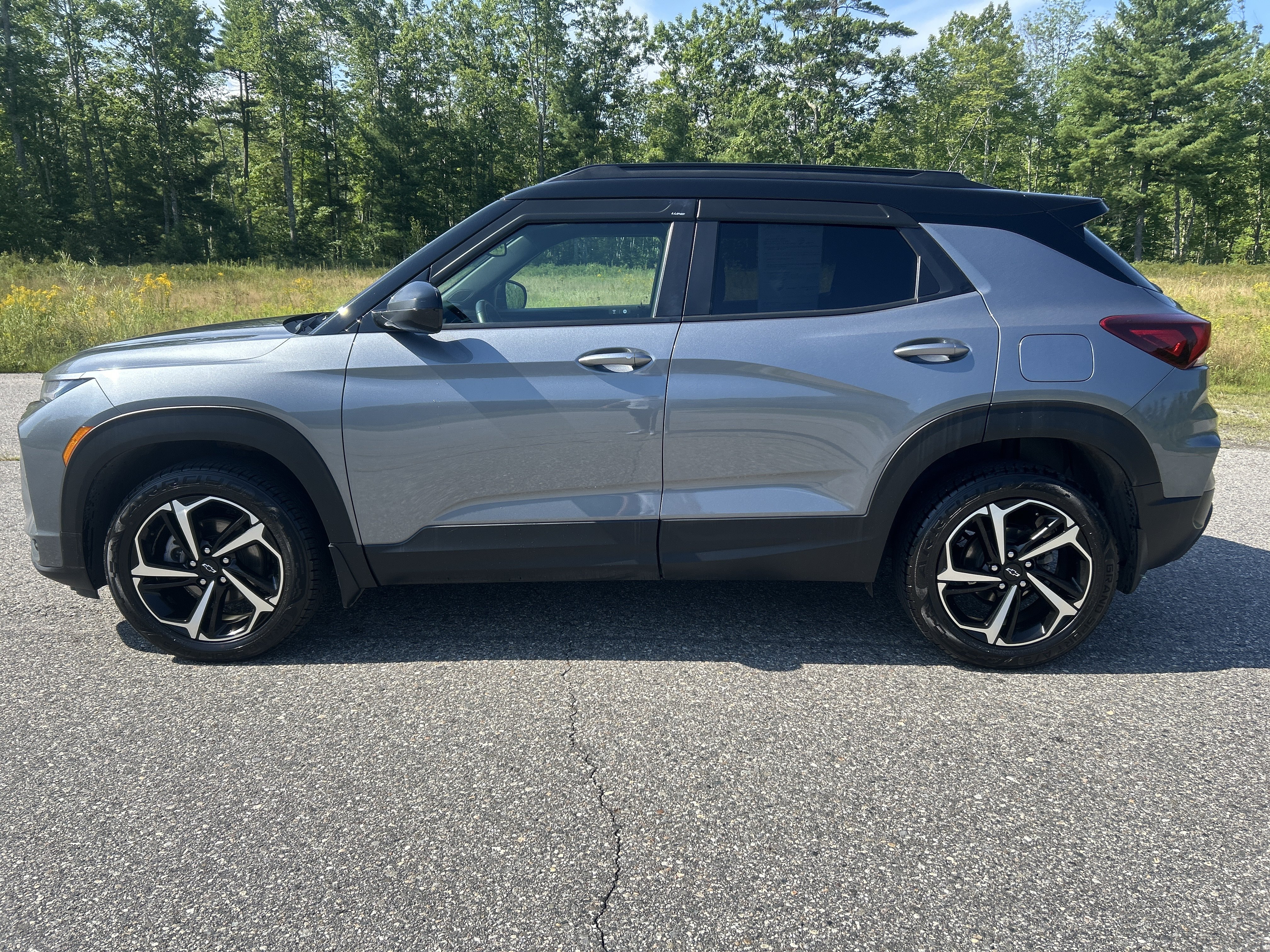 Used 2021 Chevrolet TrailBlazer RS w/ Technology Package AWD/4WD image 8