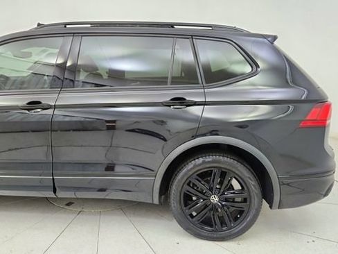 Used 2022 Volkswagen Tiguan SE R-Line image 10