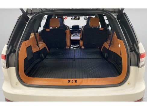 Used 2023 Lincoln Aviator Black Label w/ Dynamic Handling Package AWD/4WD image 29