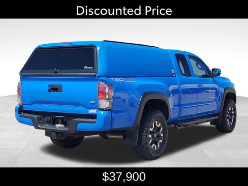 Used 2020 Toyota Tacoma TRD Off-Road AWD/4WD image 3