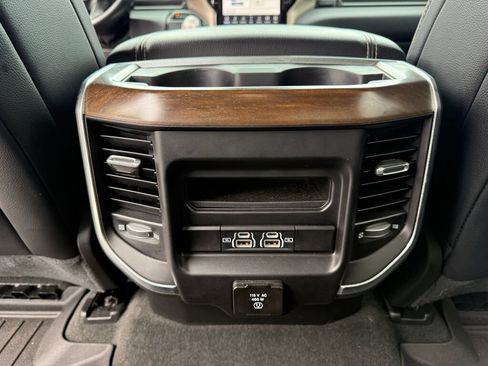 Used 2022 RAM 1500 Laramie RWD image 32