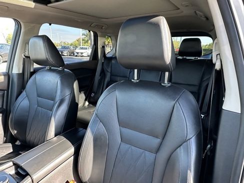 Certified 2022 Nissan Rogue Platinum w/ Head-Up Display Package image 27