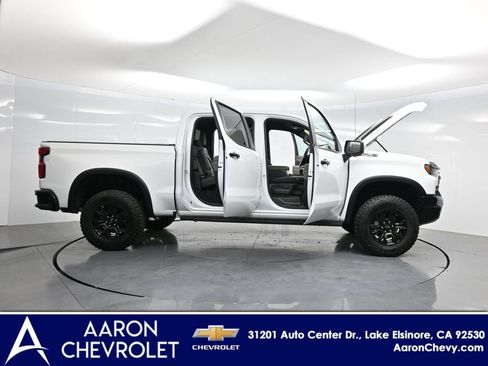 Used 2025 Chevrolet Silverado 1500 ZR2 AWD/4WD image 3