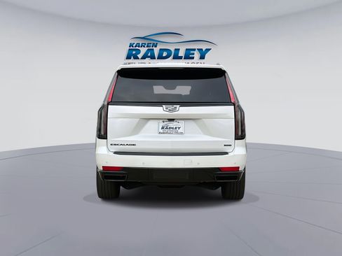 Used 2023 Cadillac Escalade ESV Sport w/ LPO, ONYX Package image 3