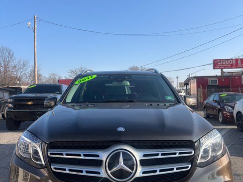 Used 2017 Mercedes-Benz GLS 550 4MATIC image 3