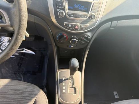 Used 2017 Hyundai Accent SE FWD image 12