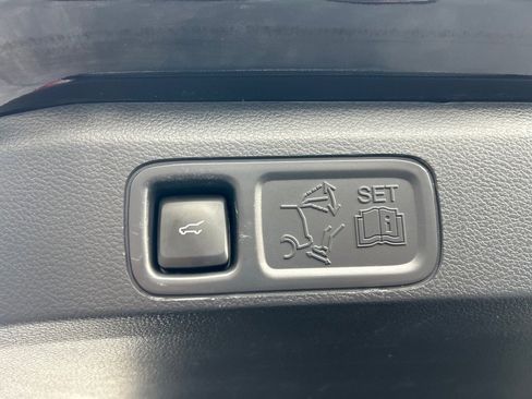 Used 2022 Ford Expedition Platinum image 19