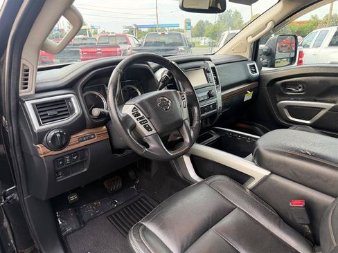 Used 2016 Nissan Titan SL AWD/4WD image 14