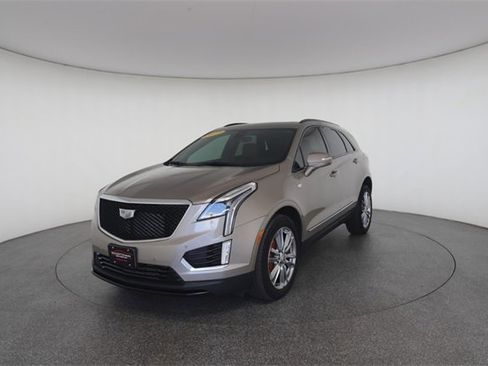 Used 2023 Cadillac XT5 Sportv image 2