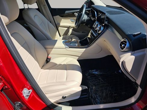 Used 2021 Mercedes-Benz GLC 300 4MATIC image 26