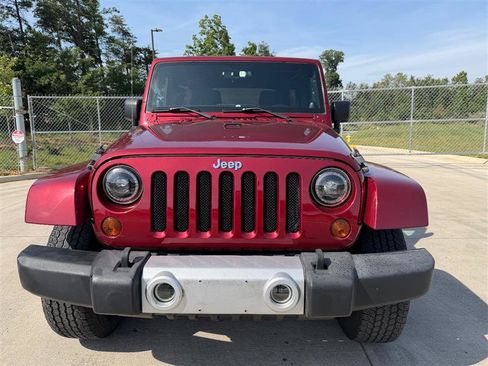 Used 2012 Jeep Wrangler Unlimited Sahara AWD/4WD image 9