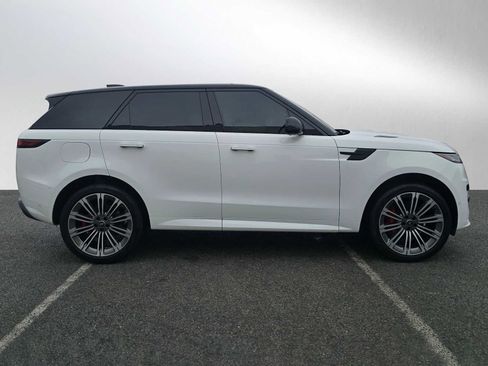 Used 2024 Land Rover Range Rover Sport Dynamic SE image 2
