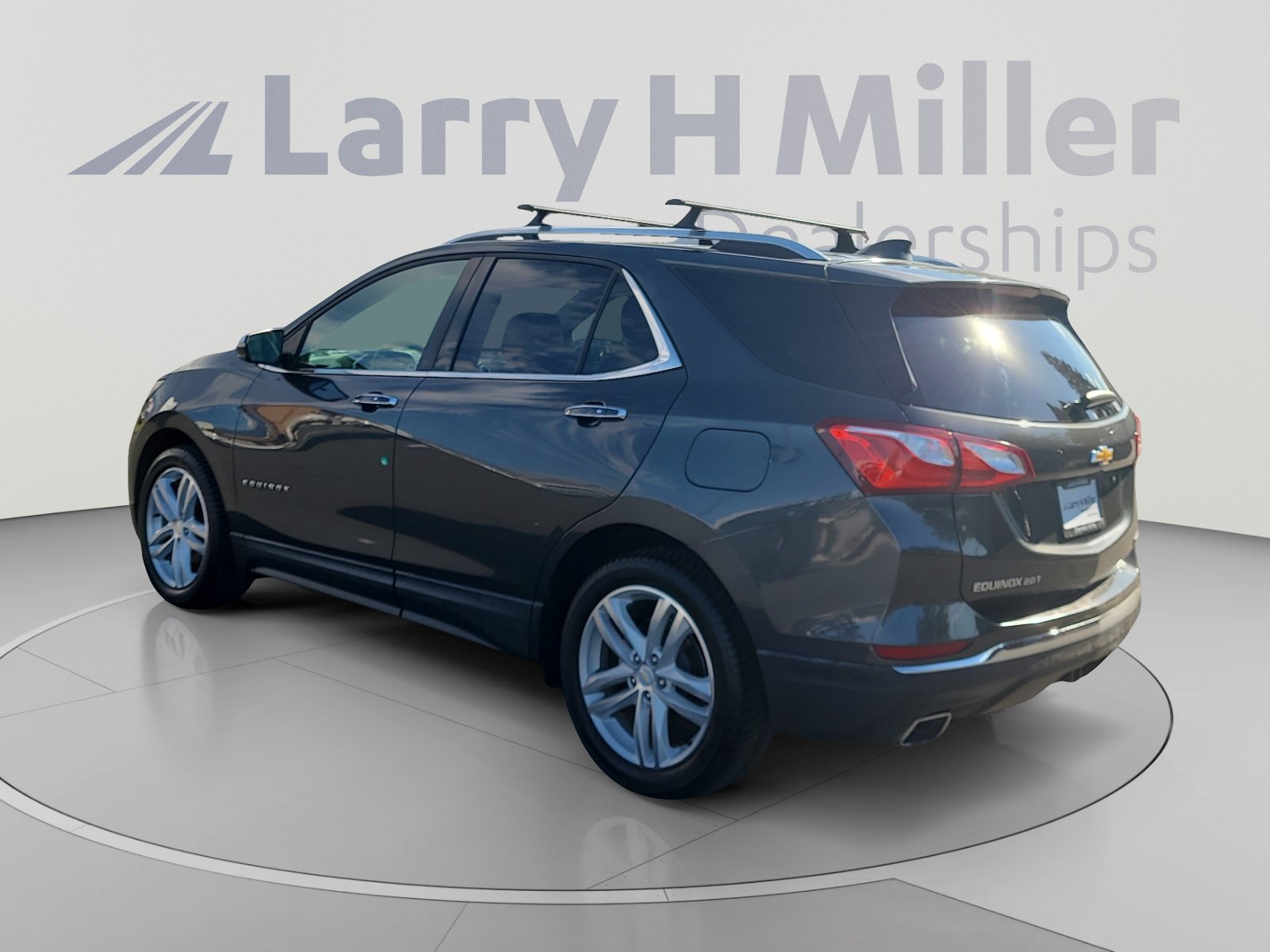 Used 2018 Chevrolet Equinox Premier FWD image 3