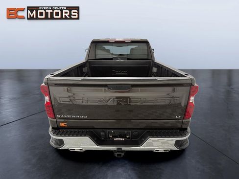 Used 2021 Chevrolet Silverado 1500 LT w/ Z71 Off-Road Package AWD/4WD image 5