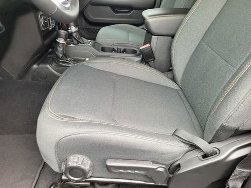 Certified 2025 Jeep Wrangler Unlimited Sahara w/ Safety Group image 17