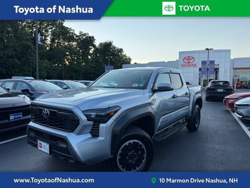 Certified 2025 Toyota Tacoma TRD Off-Road AWD/4WD image 1