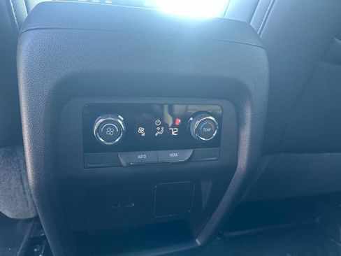 Used 2026 Chevrolet Traverse LT AWD/4WD image 14