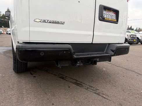 Used 2021 Chevrolet Express 2500 w/ Driver Convenience Package image 17