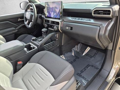 Certified 2026 Toyota Tacoma TRD Off-Road AWD/4WD image 19