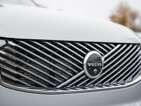 New 2026 Volvo XC90 B6 Plus w/ Protection Package Premier image 11