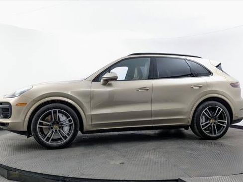 Used 2019 Porsche Cayenne Turbo w/ Premium Plus Package AWD/4WD image 3