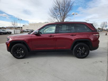 Used 2024 Jeep Grand Cherokee Altitude
