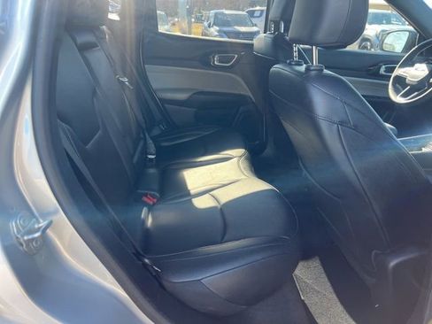 Used 2025 Jeep Compass Limited image 28
