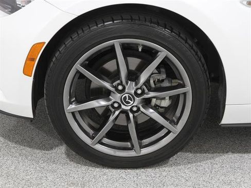 Used 2019 MAZDA MX-5 Miata RF Grand Touring image 22