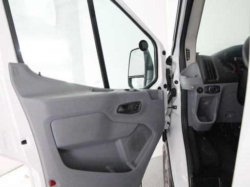 Used 2019 Ford Transit 250 130 Medium Roof RWD image 29