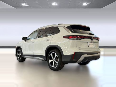 New 2026 Volkswagen Tiguan SE FWD image 3