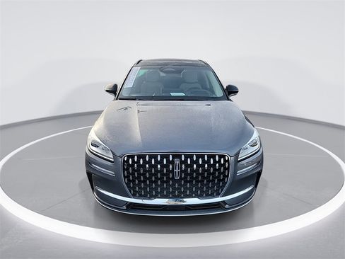 Used 2025 Lincoln Corsair Reserve w/ Equipment Group 202A image 3