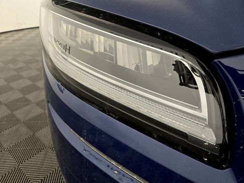 Certified 2021 Lincoln Nautilus Reserve w/ Equipment Group 201A image 10