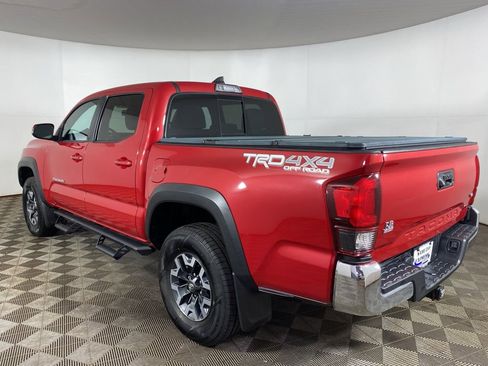 Used 2019 Toyota Tacoma TRD Off-Road image 5