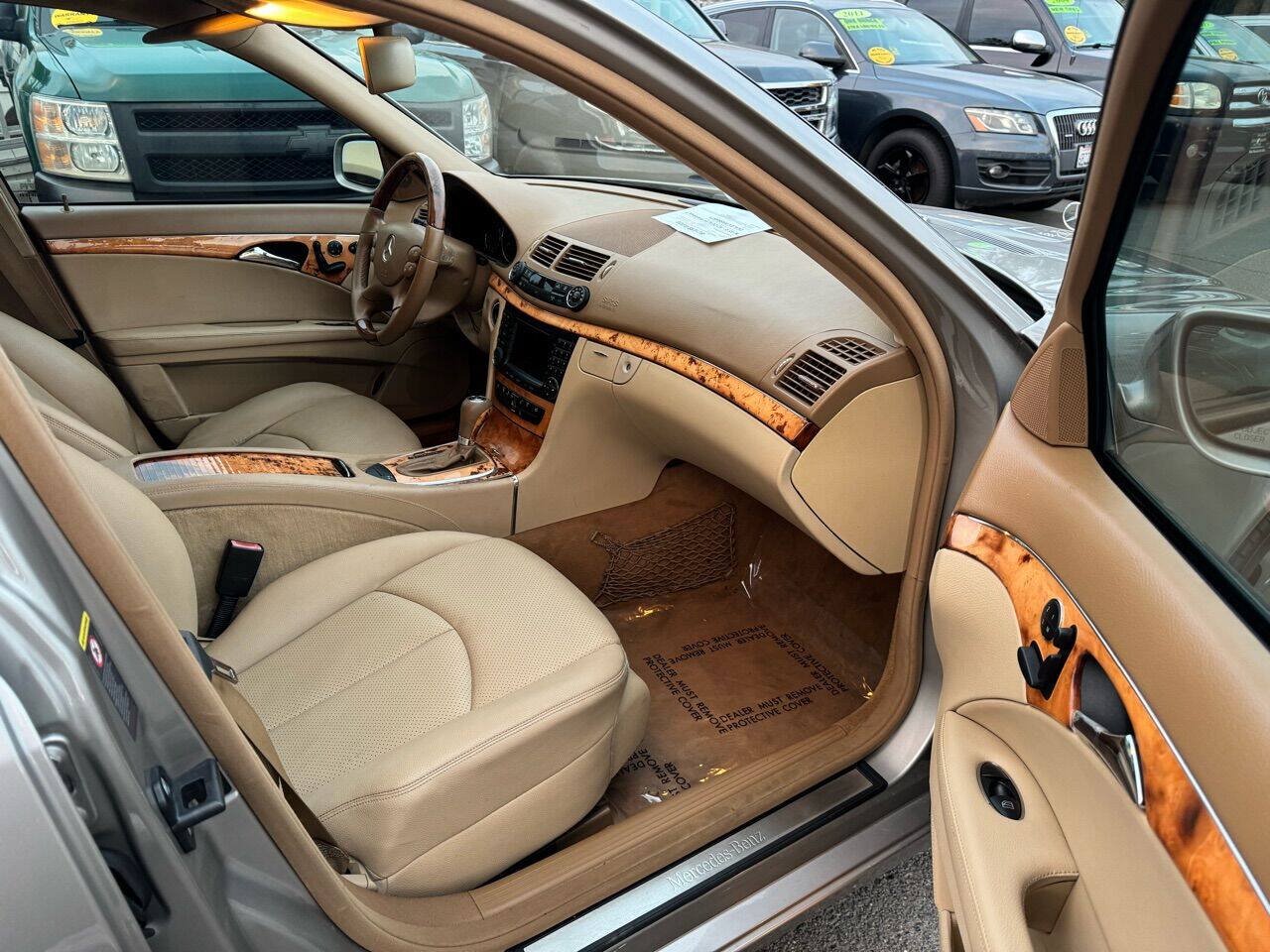 Used 2007 Mercedes-Benz E 350 Sedan image 15