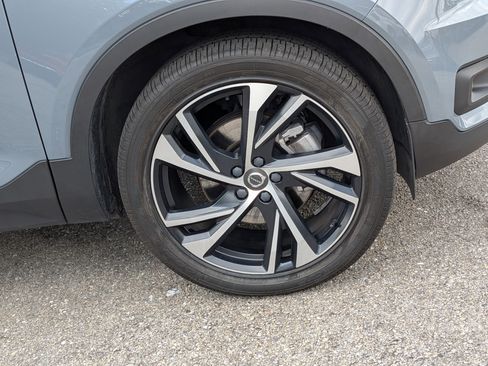 Used 2021 Volvo XC40 T4 R-Design w/ Protection Package Premier FWD image 11