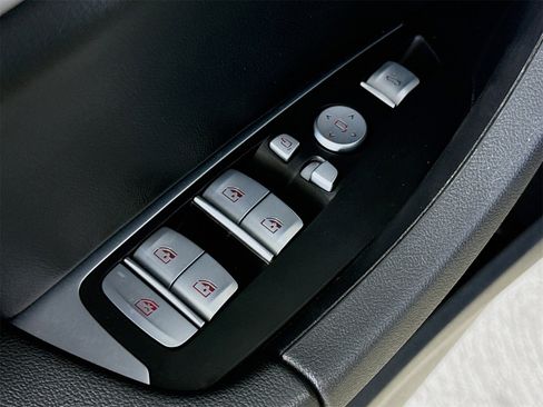 Used 2023 BMW X3 xDrive30i w/ Convenience Package image 18