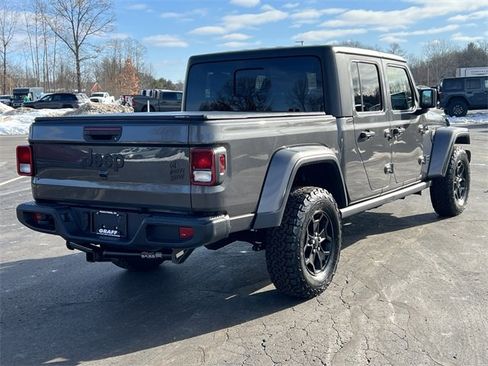 Certified 2022 Jeep Gladiator Willys image 40