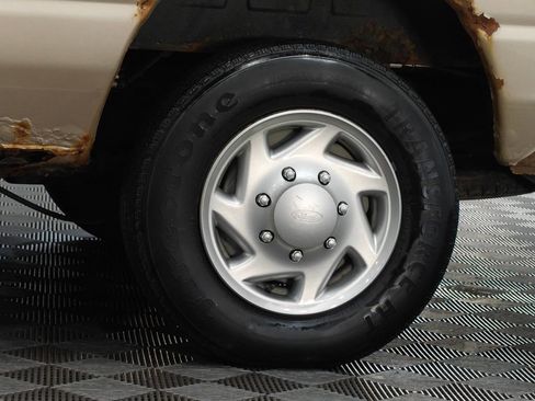 Used 2012 Ford E-350 and Econoline 350 XLT RWD image 34