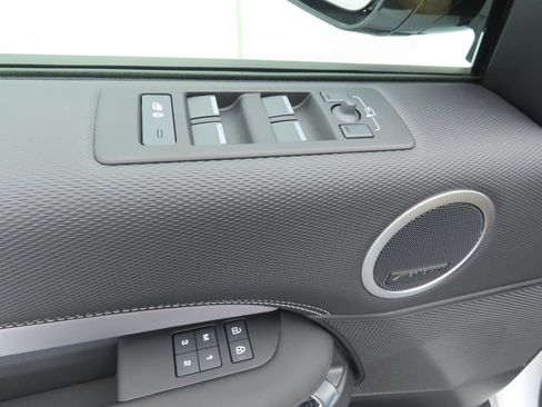 New 2026 Land Rover Discovery Limited Edition image 23