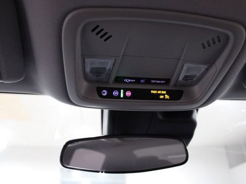 Used 2024 Chevrolet Malibu LT image 33