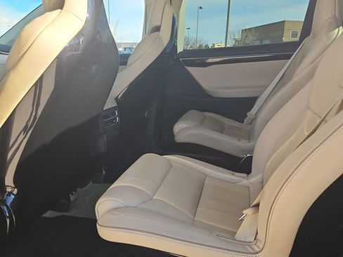 Used 2016 Tesla Model X 90D image 21