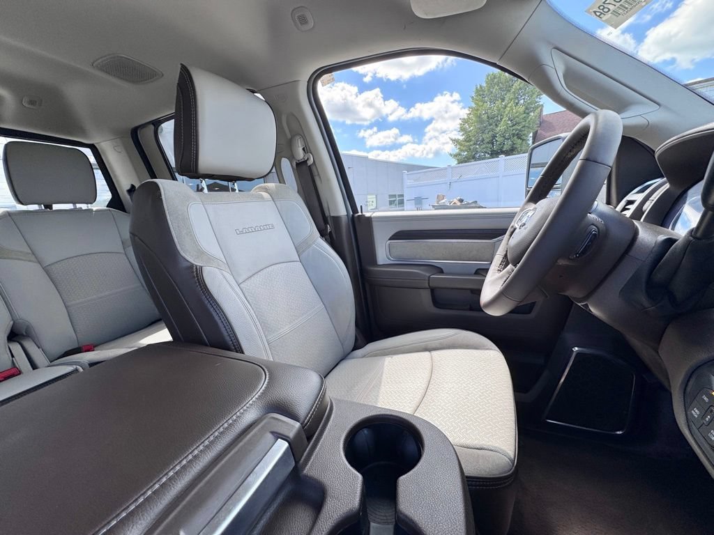 Used 2025 RAM 2500 Laramie AWD/4WD image 22