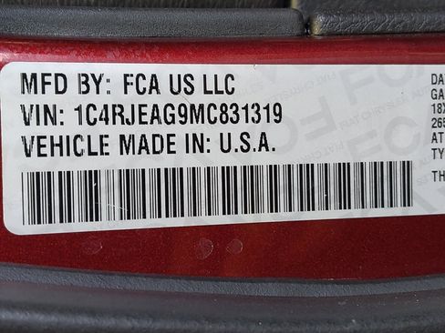 Used 2021 Jeep Grand Cherokee Laredo RWD image 33